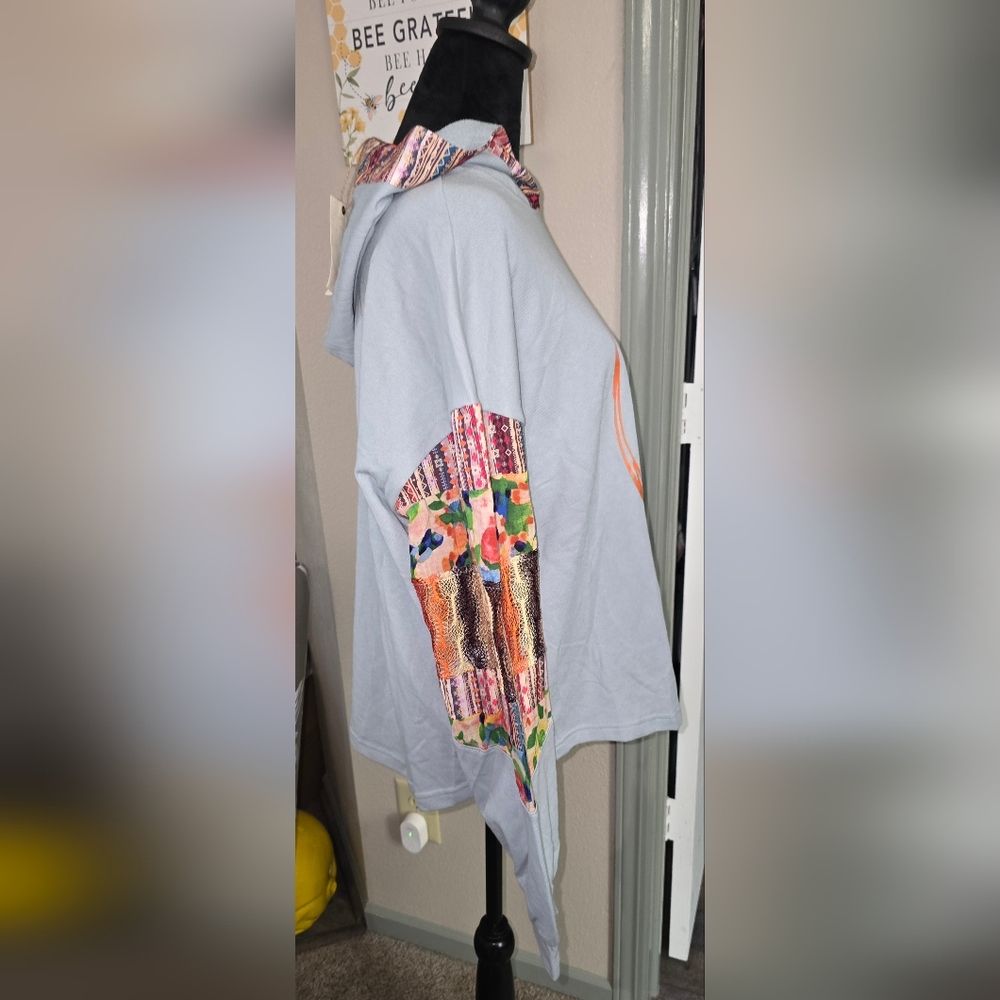 Easel Light Gray Hoodie with Orange Smiley Face (F) - Picture 4 of 9